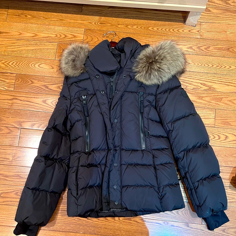Sam winter coat w real fur on hood size large work only a handful of times
